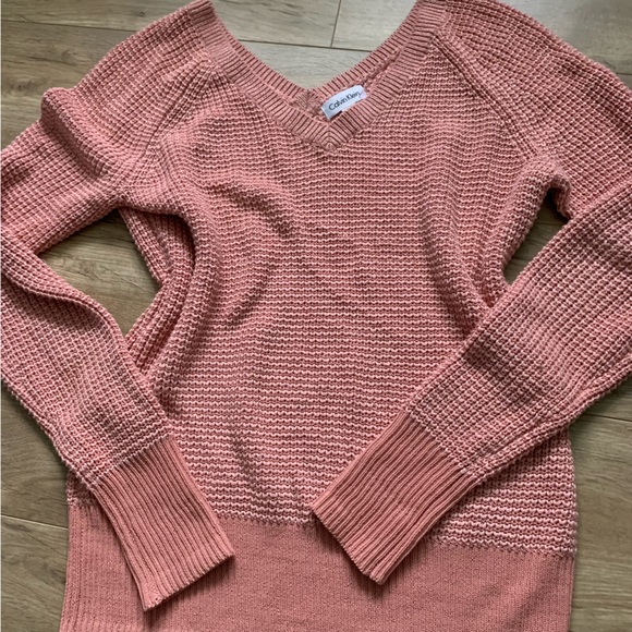 CALVIN KLEIN DEEP V-NECK LONG SLEEVE PINK SWEATER SIZE SMALL - Picture 2 of 7